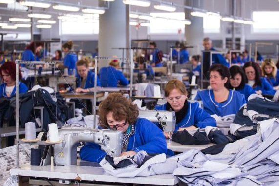 Sondazhi per sipermarrjet prodhuese: 70 per qind paralajmerojne shkurtim punonjesish